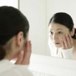 Dismorfofobi( Ayna hastalığı) belirtileri nelerdir ? Tedavisi var mıdır?