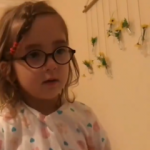 Küçük kızın annesi ile diyaloğu sosyal medyayı yıktı!