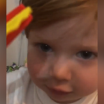 Didem Uzel'in 2 buçuk yaşındaki oğlundan İngilizce performansı