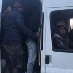 Minibüslerde 67 kaçak göçmen yakalandı