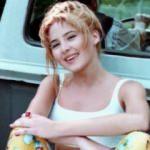 &Uuml;nl&uuml; şarkıcı Pınar Aylin son haliyle sevenlerini &uuml;zd&uuml;!