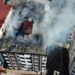 Esenyurt'ta bir binanın çatısında yangın çıktı