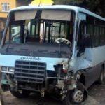 Yolcu minibüsü TIR'la çarpıştı: 6 yaralı