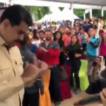 Maduro'nun keyfi yerinde! İşte zafer dansı