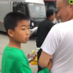 Telefona dalan &ccedil;ocuk babasını unuttu!