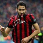 Hakan &Ccedil;alhanoğlu ilk kez kızını paylaştı!