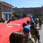 Trabzon’daki Gençlik Yürüyüşü’nden renkli kareler