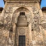 Divriği Ulu Cami nerededir? Divriği ulu cami en belirgin &ouml;zelliği...