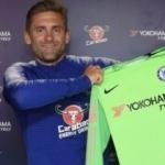 Chelsea'nin tecrübeli kalecisi futbolu bıraktı
