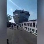 Dev yolcu gemisi limana böyle daldı!