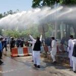 Pakistan’da sokaklar alevlendi!