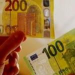 Yeni 100 ve 200 euroluk banknotlar dolaşıma sunuldu