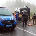 Akseki'de yolcu otobüsü devrildi: 25 yaralı
