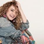 &Uuml;nl&uuml; isim Cinare Melikzade artık T&uuml;rkiye'de! Cinare Melikzade kimdir?