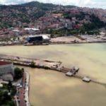 Zonguldak'ta deniz sarıya boyandı