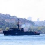 Rus askeri gemileri peş peşe 'Boğaz'dan geçtiler