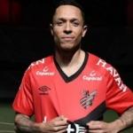 Adriano'nun yeni takımı resmen açıklandı!