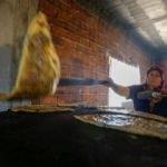 Antalyalı 70 kadın gözleme satarak cami yaptırıyor