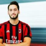 İtalyanlar duyurdu! G.Saray'dan Hakan &Ccedil;alhanoğlu s&uuml;rprizi!