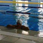 Oğlunu havuzda kaybetti, 74 yaşında yüzmeye başladı