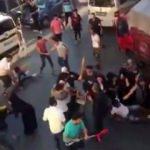 Yer: İstanbul! Mahalleli park yeri y&uuml;z&uuml;nden sopalarla birbirine girdi