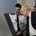 Başbakan, röntgende gördükleri karşısında şaşkına döndü