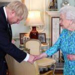 Boris Johnson istedi, Kraliçe onayladı: Britanya usulü darbe