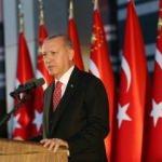 Erdoğan'dan önemli açıklamalar: 'Adeta hallaç pamuğu gibi atıyor'