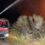 Kumluca'da korkutan yangın söndürüldü