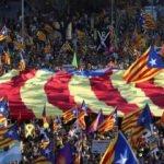 Katalonlar yine sokaklarda... 'Henüz vazgeçmedik' mesajı