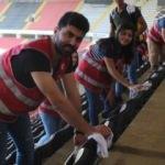 Beşiktaş maçı öncesi stadı temizlediler!