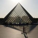 Emine Bulut'un adı ve 'Ölmek istemiyorum' haykırışı Louvre Müzesi'nde