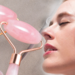 Pembe kuvars taşı ile cilt masajı nasıl yapılır? Rose Quartz roller nasıl kullanılır?