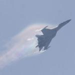Rus uçağı Su-35'den nefes kesen gösteri!