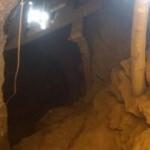 Eve giren jandarma 33 metrelik tünel buldu