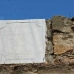 Tarihi kilisede kepçeyle izinsiz kazı