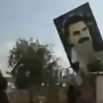 Teröristbaşı Öcalan'ın posterleri böyle söküldü!