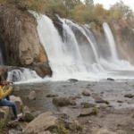 Muradiye Şelalesi sonbahar renkleriyle ziyaretçilerini ağırlıyor