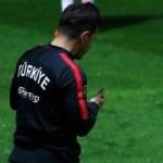 Emre Bel&ouml;zoğlu dua edip sahaya &ccedil;ıktı!