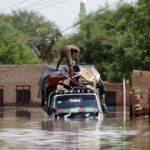 Güney Sudan'da sel felaketi! 200 bin çocuk yerinden oldu