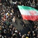 İran'da benzine yapılan zam sonrası sokaklar karıştı