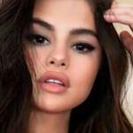 Ünlü şarkıcı Selena Gomez kız kardeşi ile görüntülendi!