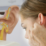 Kulak kireçlenmesi (Otoskleroz) nedir? Kulak kireçlenmesi (Otoskleroz) belirtileri nelerdir?