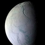 Enceladus'taki 'kaplan sırtı deseni'nin sırrı &ccedil;&ouml;z&uuml;ld&uuml;