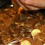 Asgari ücretle çalışan işçiler yüzlerce altın para buldu