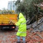 Antalya'da şiddetli rüzgar ve sağanak etkili oluyor