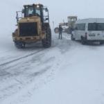 Öğretmenler çığ yüzünden mahsur kaldı