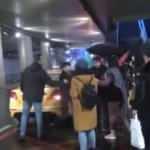 Taksi parası vermek istemeyen turistler ortalığı birbirine kattı