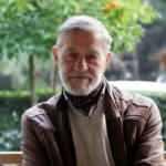 Ahmet Mekin'den &ouml;rnek davranış! Hastanedeki eşinin yanından ayrılmıyor