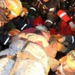 5 katlı binanın enkazından 3 kişi yaralı olarak kurtarıldı